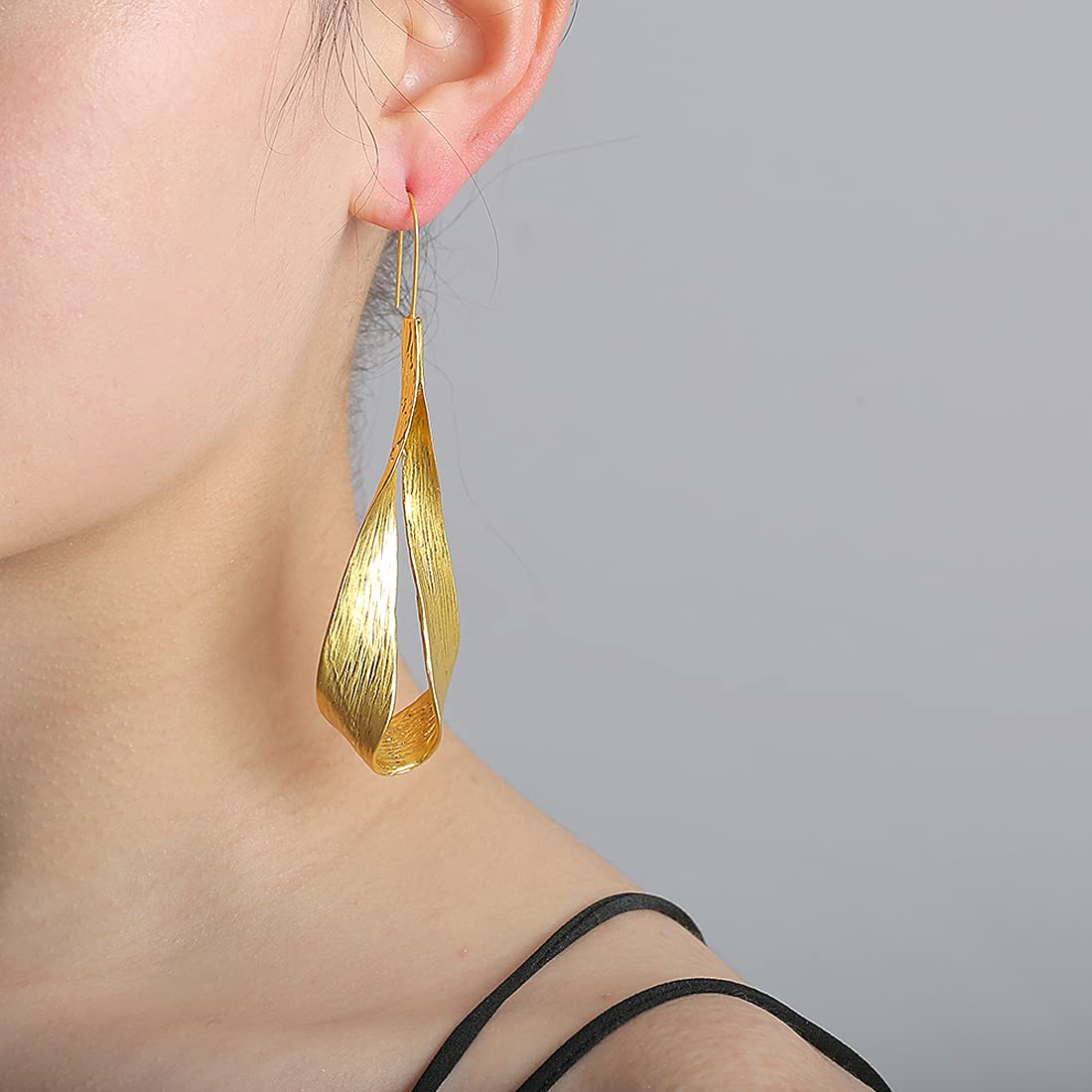 Petaline Gold Textured Wave Earrings