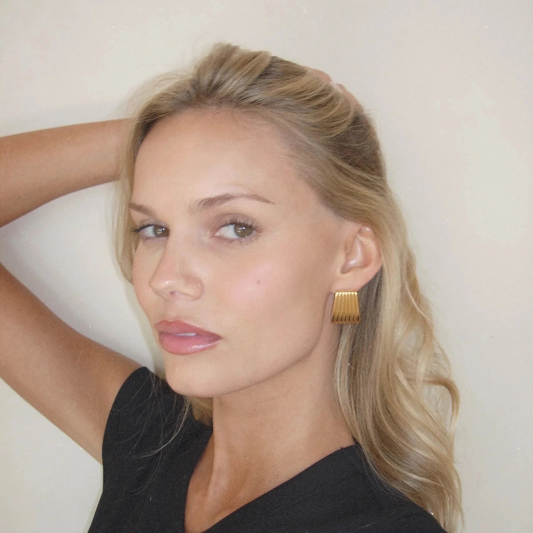 Minimalist Fluted Gold Earrings