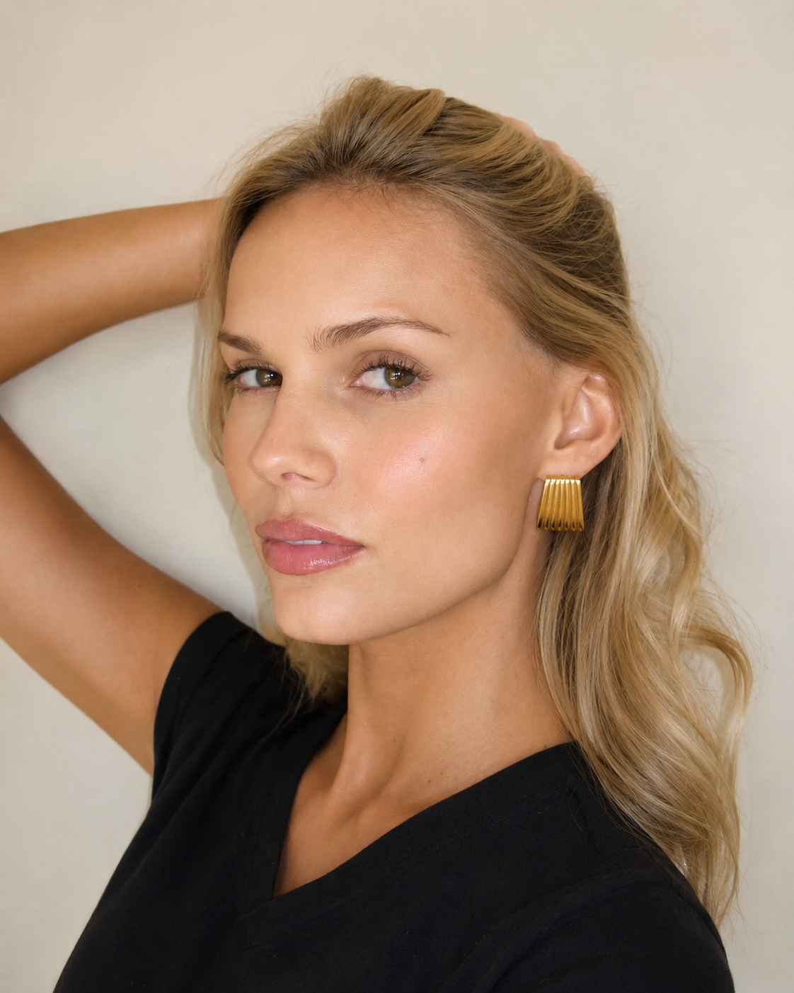 Minimalist Fluted Gold Earrings