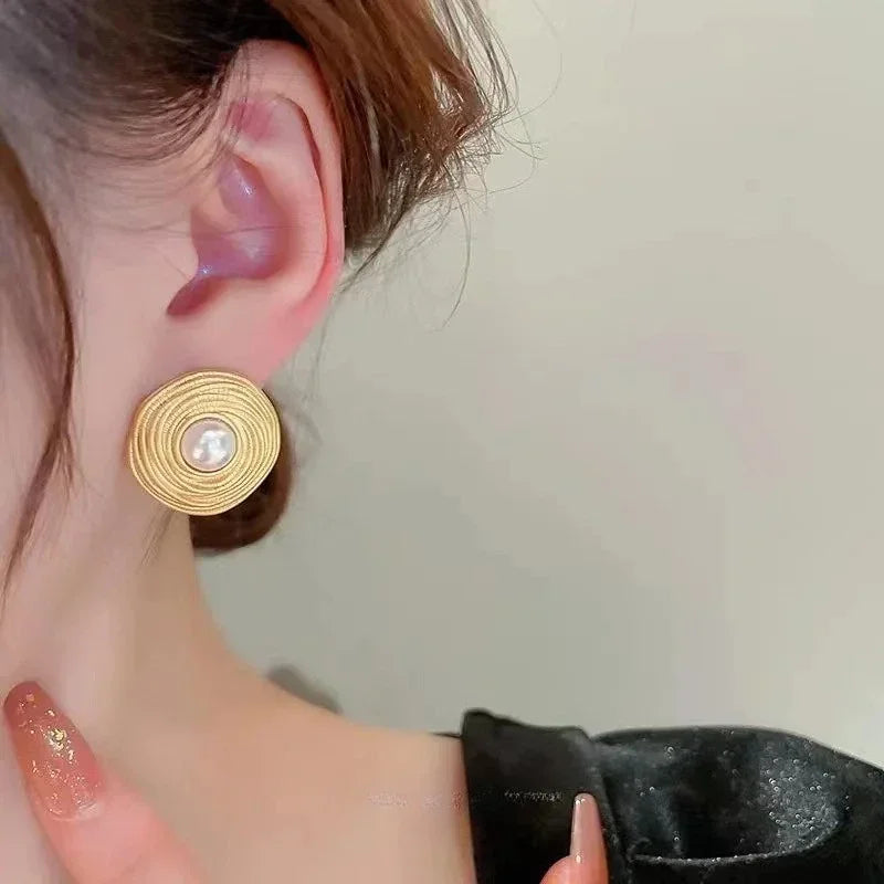 Galaxia Pearl Gold Spiral Earrings